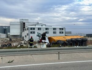 Konya’da tırın kamyona arkadan çarpması sonucu 1 kişi öldü, 3 kişi yaralandı