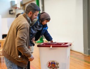 Letonya’da Birleşik Liste Partisi seçimde yaklaşık yüzde 35,8 oyla önde gidiyor