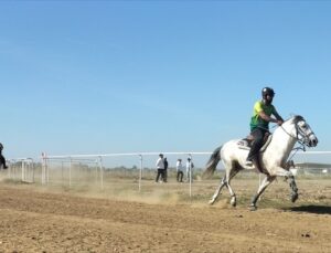 Manavgat’ta rahvan yarışlarında 120 at mücadele etti, 600 bin lira ödül dağıtıldı