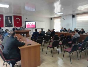 Manisa Sarıgöl’de ortaokul ve lise müdürleri OYSS toplantısında bir araya geldi