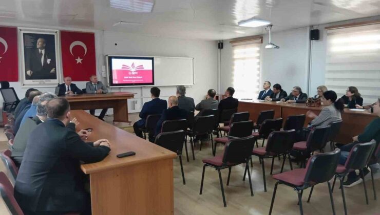 Manisa Sarıgöl’de ortaokul ve lise müdürleri OYSS toplantısında bir araya geldi