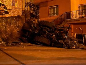 Mardin Savur’da traktör devrildi, sürücü yaşamını yitirdi, eşi ve çocuğu yaralandı