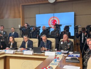 Mekke Anlaşması Dışişleri Komisyonu’nda… Levent Gümrükçü: Mekke İttifakı, NATO ve Avrupa güvenliğini tamamlayıcı bir nitelikte