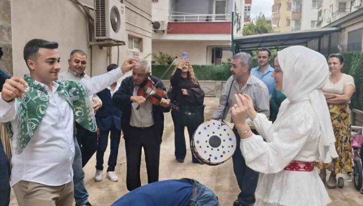Mersin Silifke’de damat, vinç sepetiyle 4. kattaki gelin evine balkondan girdi
