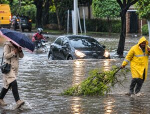 Meteoroloji saat verdi, alarm 19 ile yayıldı! Sel, fırtına ve hortum uyarısı