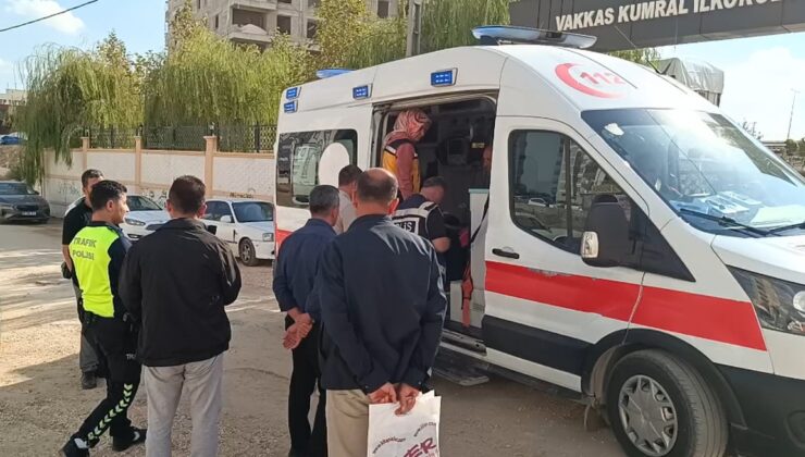 Motosikletin çarptığı öğrenci ile sürücü yaralandı