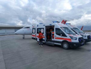Muş’ta tedavi gören 20 haftalık Ertuğrul bebek uçak ambulansla İstanbul’a sevk edildi