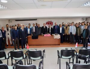Niğde’de ihtiyaç sahibi öğrencilere TOBB katkısıyla bot ve mont dağıtıldı