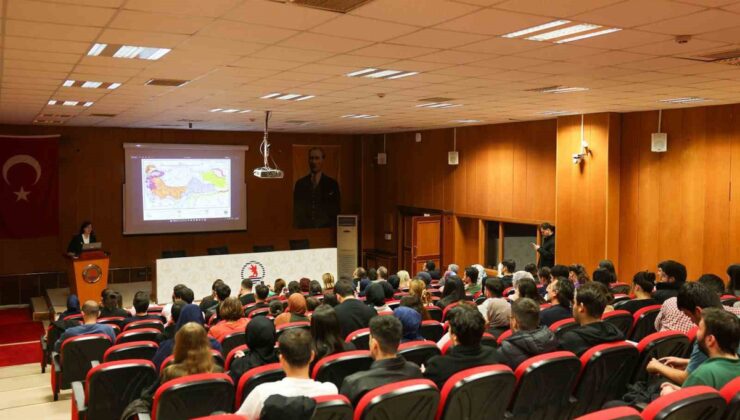 OMÜ’de 29 Ekim Cumhuriyet Bayramı konferansında tarihi süreç anlatıldı