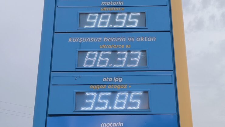 Osmaniye Kadirli’de çiftçi akaryakıt zammına tepki gösterdi, fıstığa mazot alamıyor