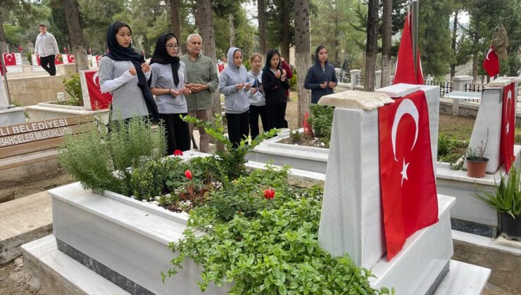 Osmaniye’de öğrenciler şehitliği ziyaret etti