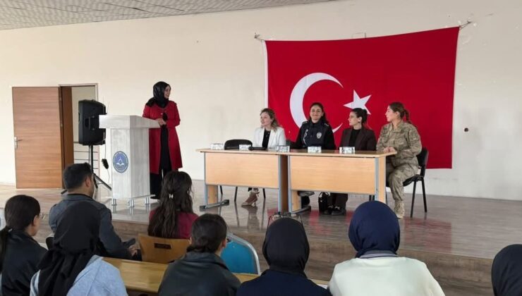 Patnos Devlet Hastanesi Başhekim Yardımcısı Kariyer Günleri’nde öğrencilerle buluştu