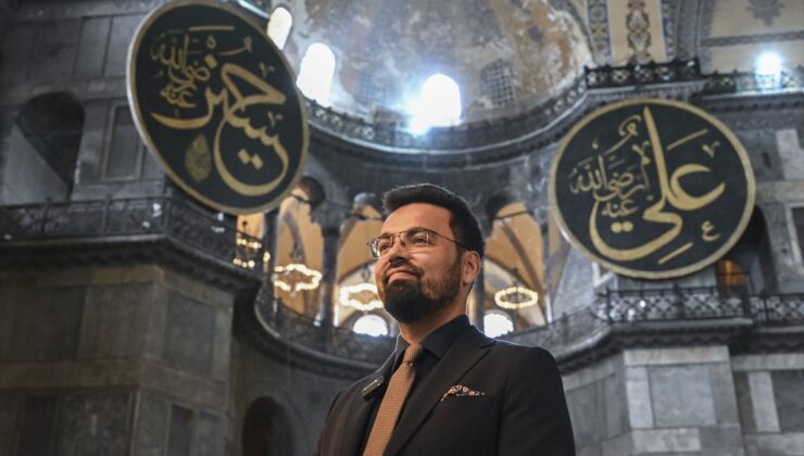 Rıdvan Akbaş, Ayasofya’nın açılışını 6 kıtalık ‘Ulu Mabet Ayasofya’ ilahisine taşıdı