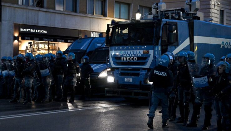 Roma’da başbakanlığa yürümek isteyen göstericiler polisle çatıştı, bir kişi yaralandı