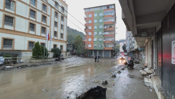 Sarıyer Ayazağa’da sel sonrası toplu ulaşım yeniden başlatıldı