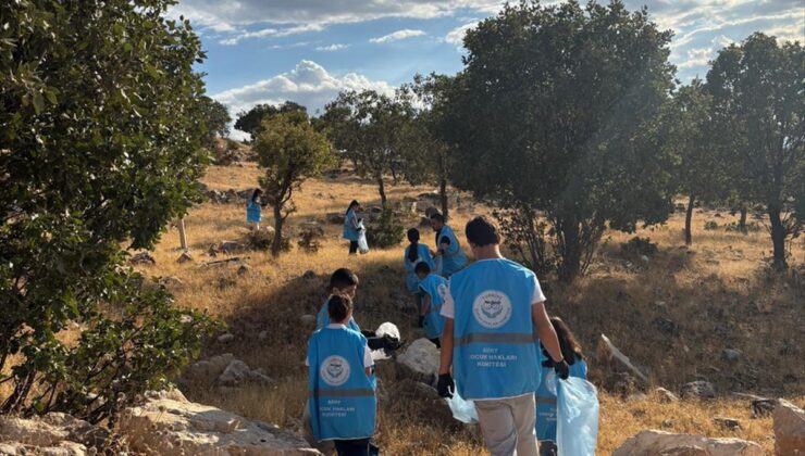 Siirt Tillo’da öğrenciler Botan Tabiat Parkı’nda çevre temizliği yaptı