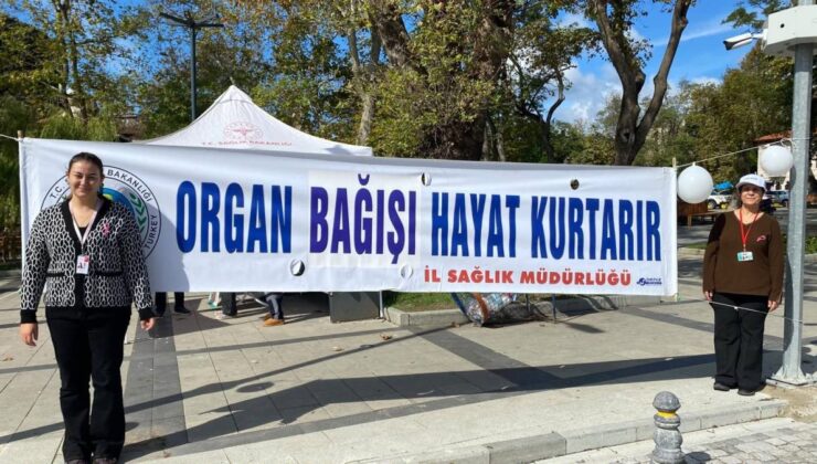 Sinop’ta meme kanseri standında erken teşhis için tarama ve KETEM bilgisi verildi