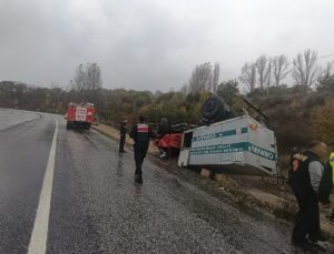 Sivas Suşehri’nde Giresun Orman Bölge Müdürlüğü aracı devrildi, 3 kişi yaralandı