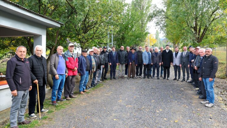 Sivas Valisi Şimşek, İmranlı’da köy ve esnaf ziyaretlerinde talepleri dinledi