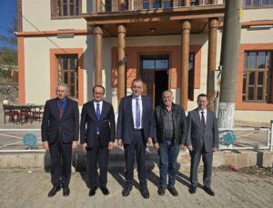 Süleymanpaşa Kaymakamı Tunçer, İnecik’te tarihi hükümet konağını inceledi