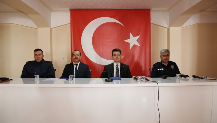 Taşova’da Ekim ayı muhtarlar toplantısı Kaymakam Bayram başkanlığında yapıldı