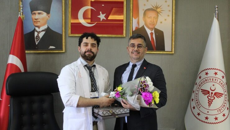 Tatvan Devlet Hastanesi’nde Barış Sarıçoban başhekimliği Ali Doğan’a devretti