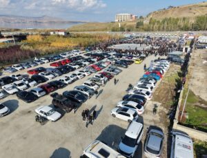 Tatvan’da ilk modifiyeli araç fuarına çevre illerden 300 sürücü katıldı