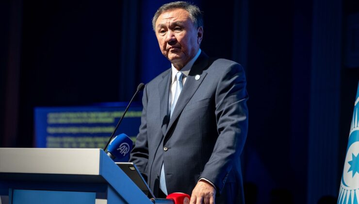 TDT’nin İstanbul’da düzenlediği resepsiyonda Ömüraliyev’e Onur Nişanı takdim edildi