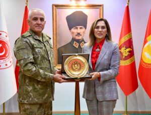 Tekirdağ Büyükşehir Belediye Başkanı Yüceer, Tümgeneral Ala’yı ziyaret etti