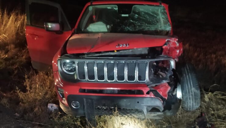 Tekirdağ Şarköy’de iki otomobil kafa kafaya çarpıştı, sürücü öldü, 3 kişi yaralandı