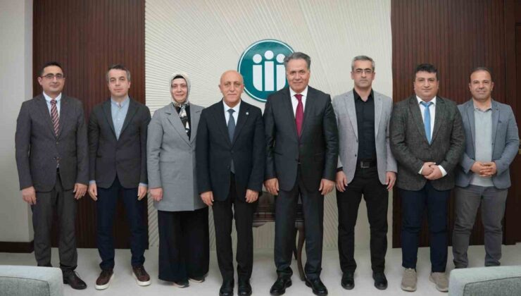 TÖTM’ün yeni başhekim yardımcıları Rektör Akpolat’ı makamında ziyaret etti