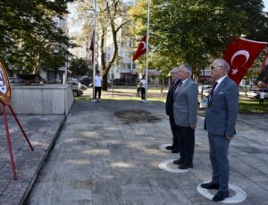 Trabzon, Ordu, Artvin ve Giresun’da Muhtarlar Günü için çelenk sunuldu