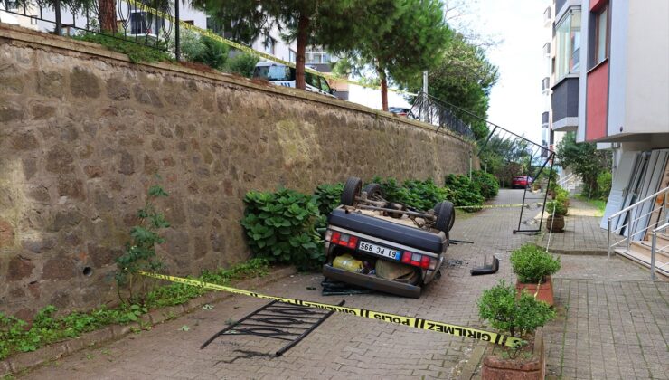 Trabzon Ortahisar’da yoldan çıkan otomobil site bahçesine düştü, sürücü yaralandı