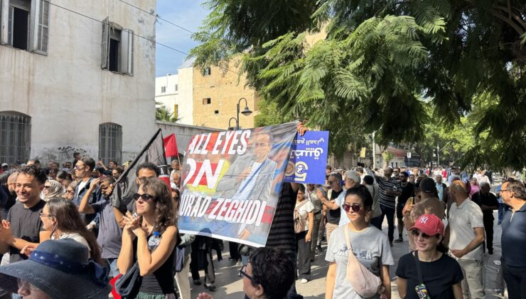 Tunus’ta binlerce kişi Kays Said’in politikalarını başkentte protesto etti