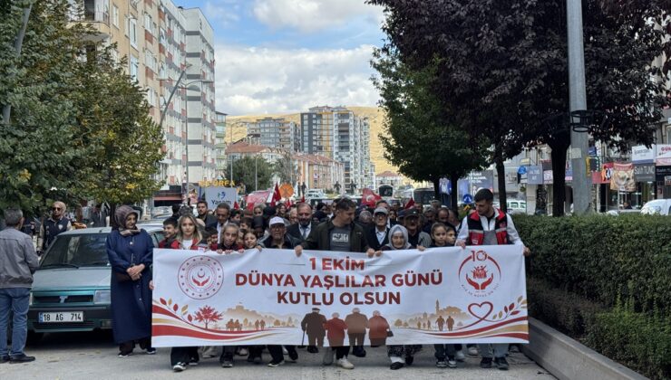 Üç kentte Yaşlılar Günü yürüyüşü yapıldı, Samsun Valisi Tavlı konuştu