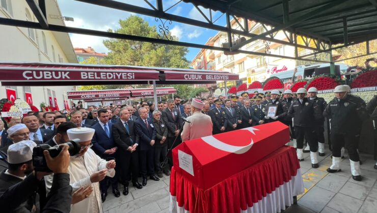 Uygulama noktasında şehit edilen polis memuru toprağa verildi