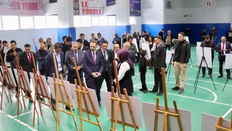 Üzümlü’de Cumhuriyet Bayramı’nın 103. yılında fotoğraf sergisi açıldı