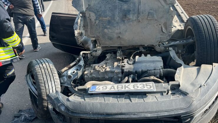 Van-Gevaş kara yolunda devrilen otomobilde 1’i çocuk 3 kişi yaralandı