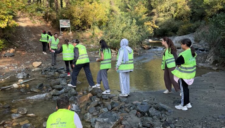 Yeşilay Hatay Şubesi, Defne’de Ballıöz mevkisinde doğa yürüyüşü düzenledi