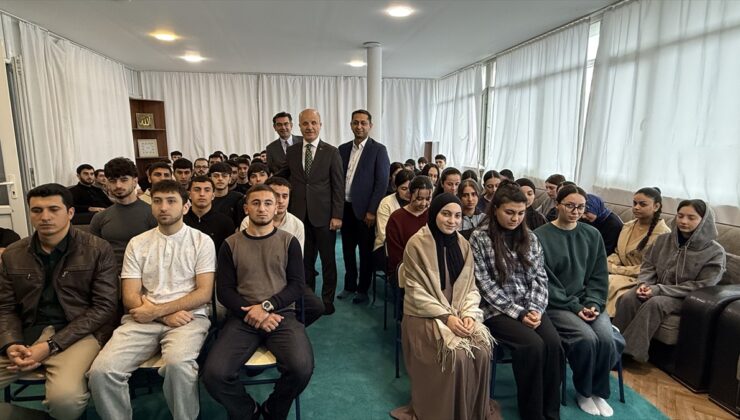 YÖK Başkanı Özvar, Tiflis’te öğrencilere Gürcüce ve İngilizce tavsiyesinde bulundu