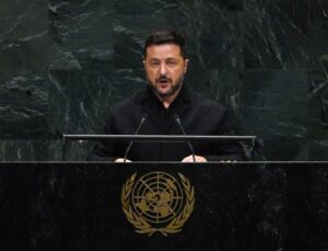 Zelenskiy’den ateşkes mesajı: Cephede operasyonları durdurmaya hazırız, toprak vermeyiz